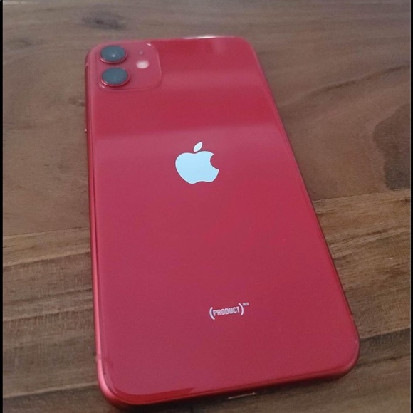 iPhone 11 64 gb comes with screen protector and otter box case - Picture 2 of 3